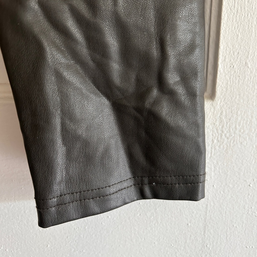 Bagatelle NYC Women’s Medium faux vegan black leather pants straight leg - Picture 4 of 7